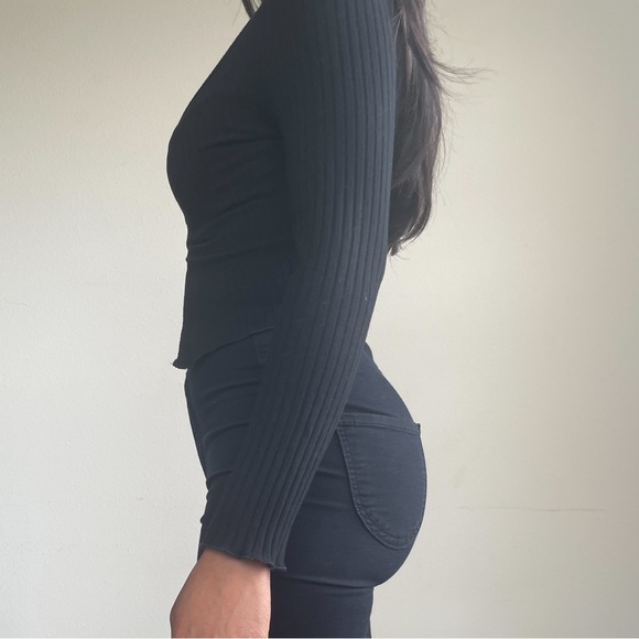 Cropped Ribbed Sweater - Picture 6 of 9